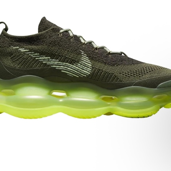 NWT Nike Air Max Flyknit Sneakers in Olive/Neon green/ black. Unisex. 11.5 women - Picture 2 of 11